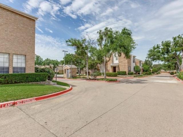 Condo for sale in Farmers Branch, Texas