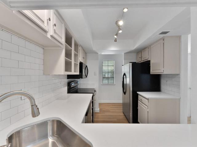 Condo for sale in Farmers Branch, Texas