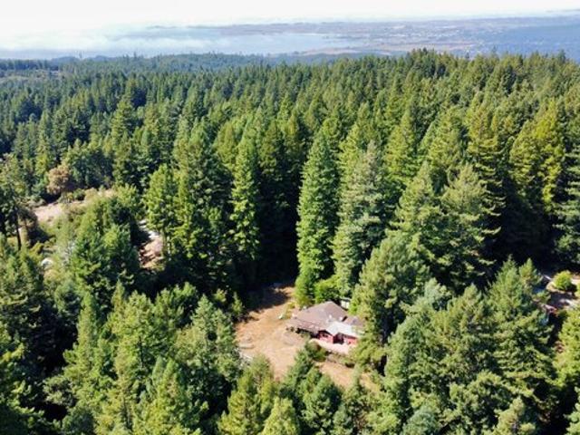 House for sale in Kneeland, California