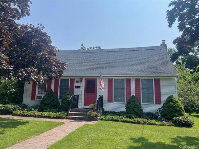 House for sale in Bohemia, New York