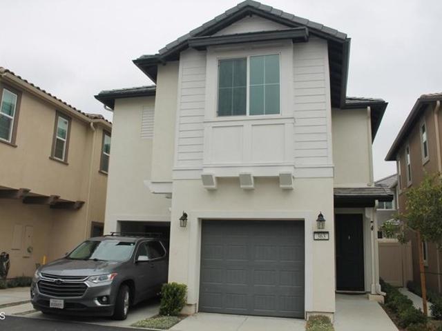 Townhouse for sale in Santa Paula, California