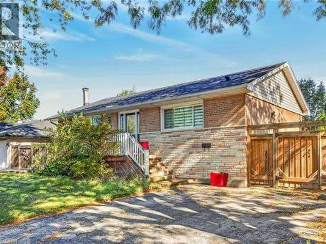House for sale in Elizabeth Gardens, Burlington