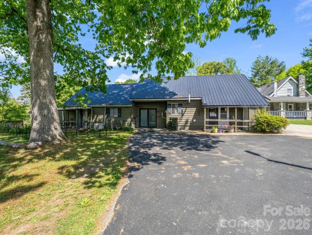 House for sale in Hendersonville, North Carolina