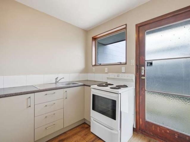 Apartment for sale in Edgeware, Canterbury