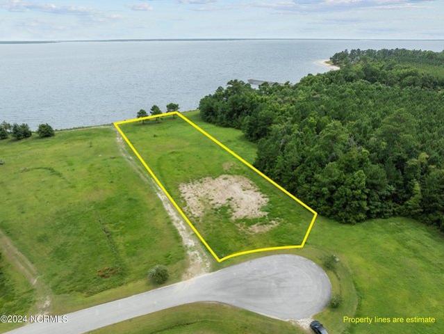 Land for sale in Oriental, North Carolina