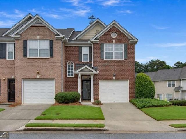Townhouse for sale in Scottdale, Georgia