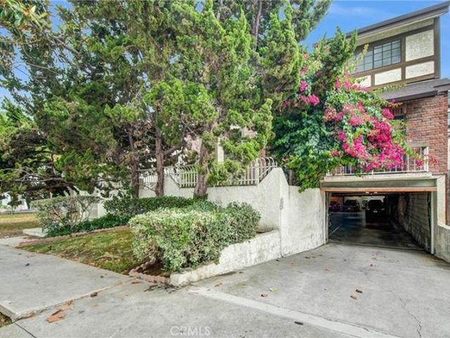 Condo for sale in Canoga Park, California