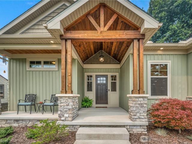 House for sale in Summit, Ohio