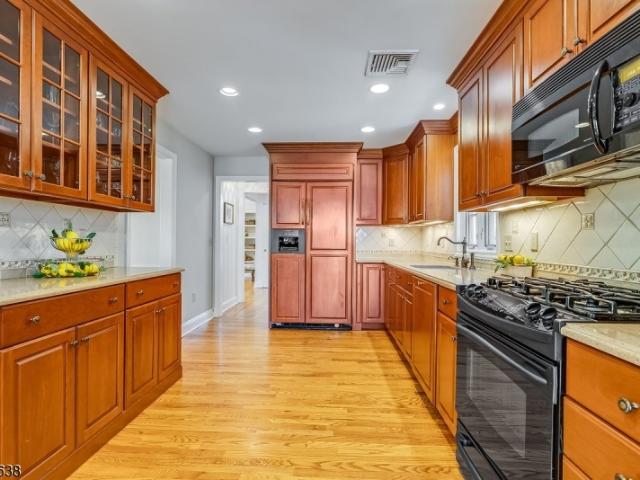 House for sale in Mountainside, New Jersey