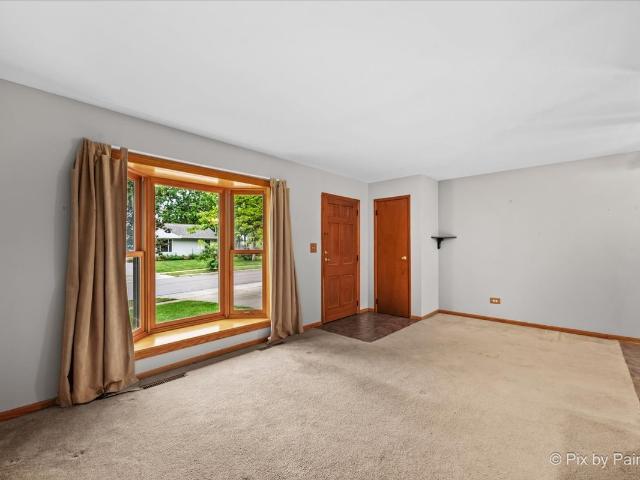 House for sale in Glendale Heights, Illinois