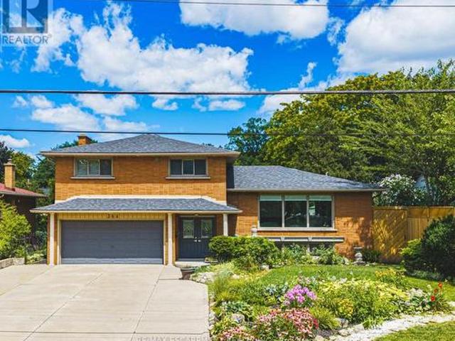 House for sale in Ancaster, Ontario