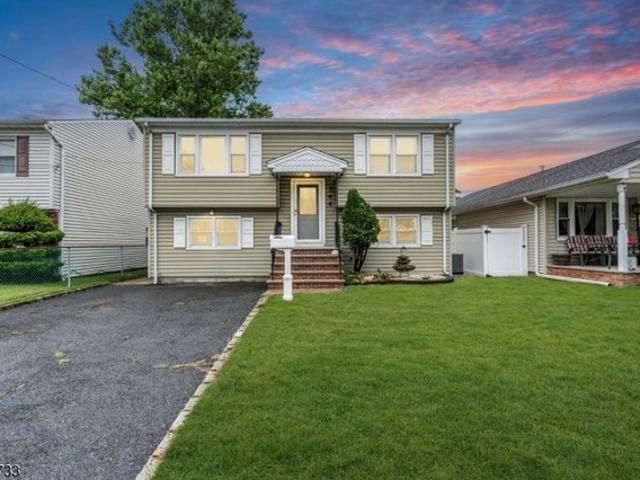 House for sale in Kenilworth, New Jersey