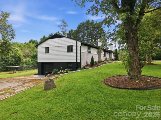 House for sale in Hendersonville, North Carolina