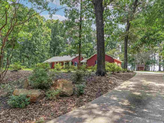 House for sale in Hartwell, Georgia