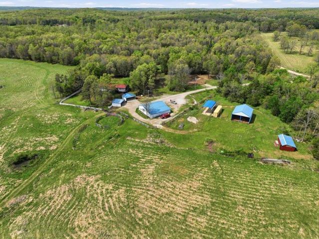 Farm for sale in Howell, Missouri