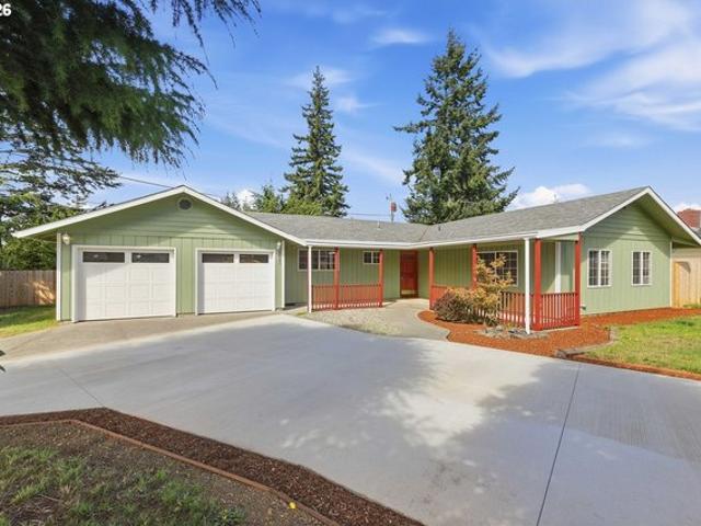 House for sale in North Bend, Coos County