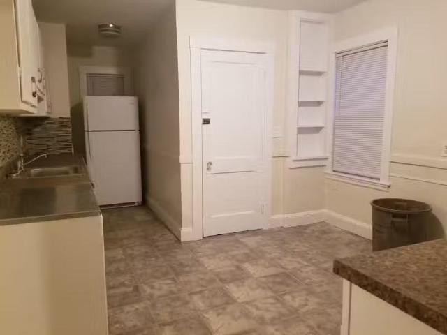 Condo for rent in Brighton