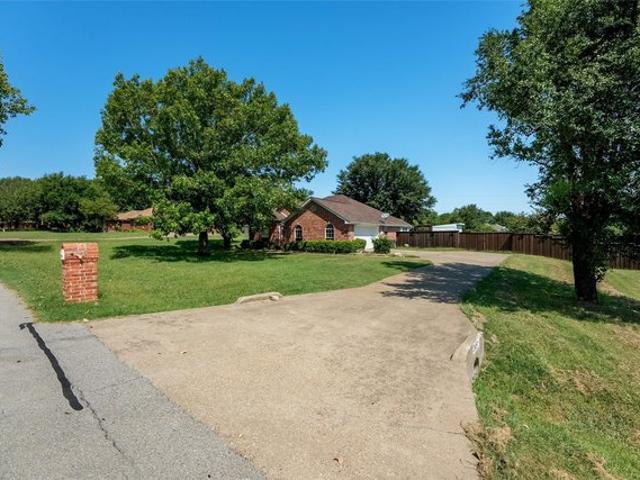 House for sale in Ellis, Texas
