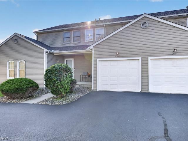 Townhouse for sale in Paulson Place, Canfield