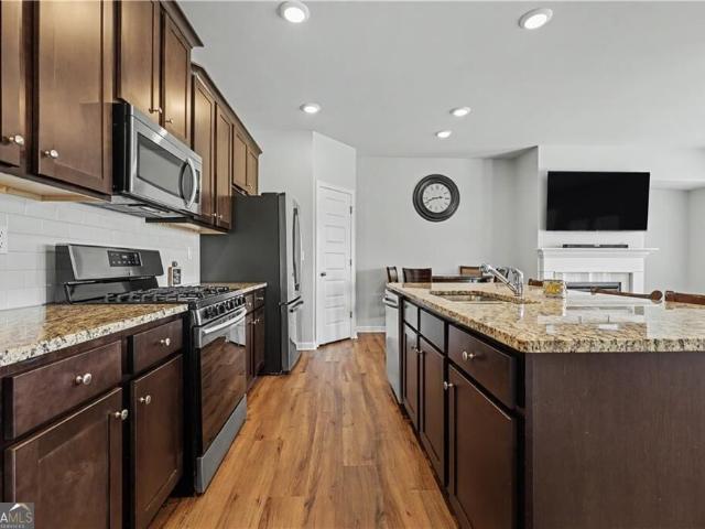 Townhouse for sale in Oakwood, Georgia