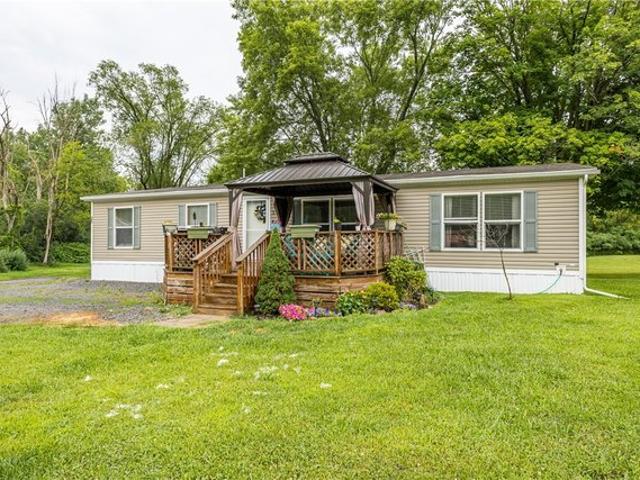 House for sale in Farmington, New York