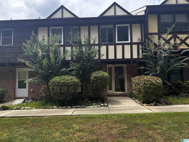 Townhouse for sale in Hoover, Alabama