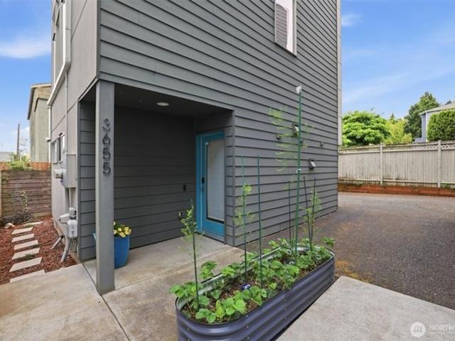 Townhouse for sale in Seattle, Washington