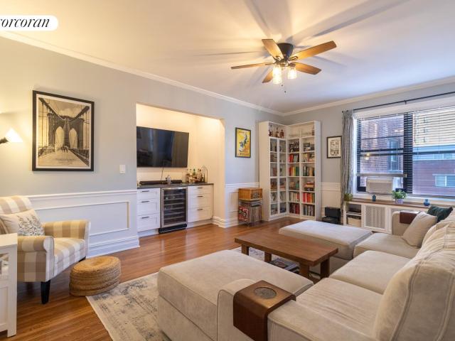 Property for sale in The Bronx, Arverne