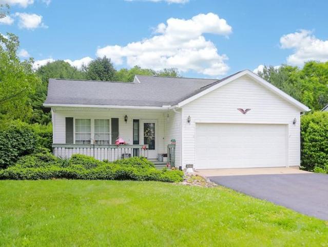 House for sale in Howard, Ohio
