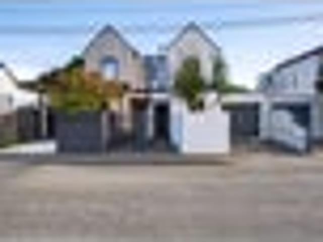 Townhouse for sale in Heathcote, Canterbury