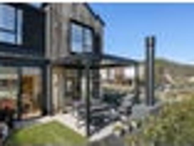 Townhouse for sale in Otakou