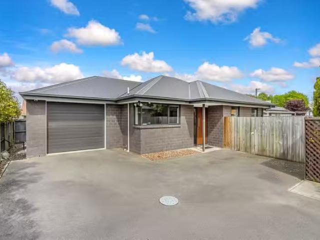 House for sale in Chaslands, Canterbury