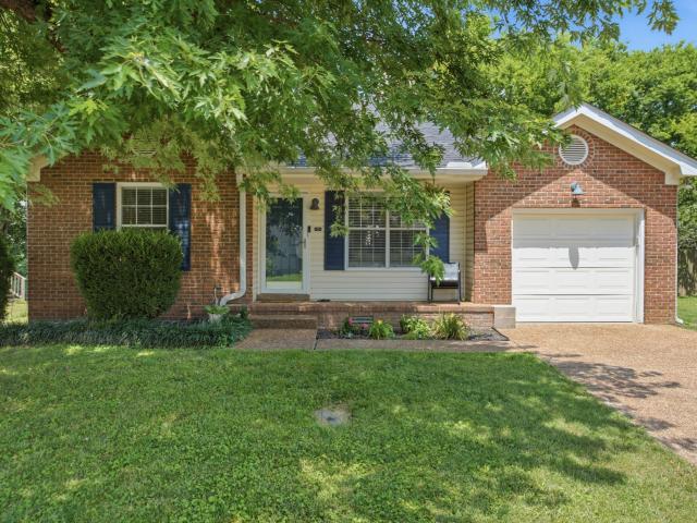House for sale in Glen Oaks, Hendersonville