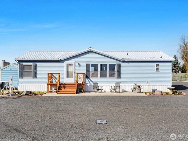 House for sale in Creston, Washington
