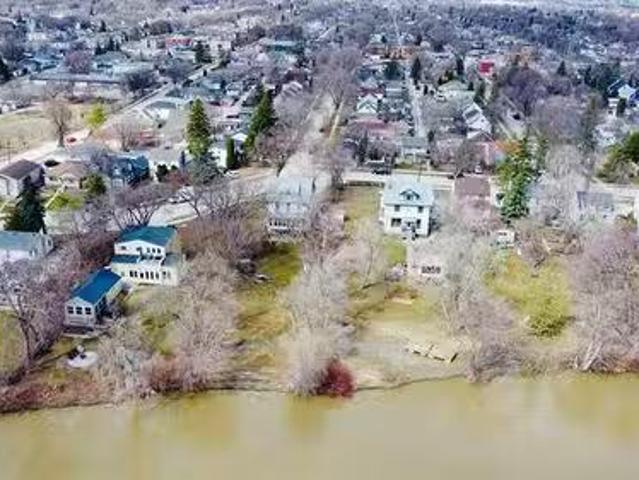 House for sale in East St. Paul, Manitoba