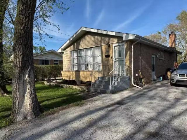 House for sale in Bedford Park