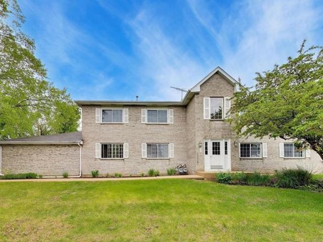 Condo for sale in South Elgin, Illinois