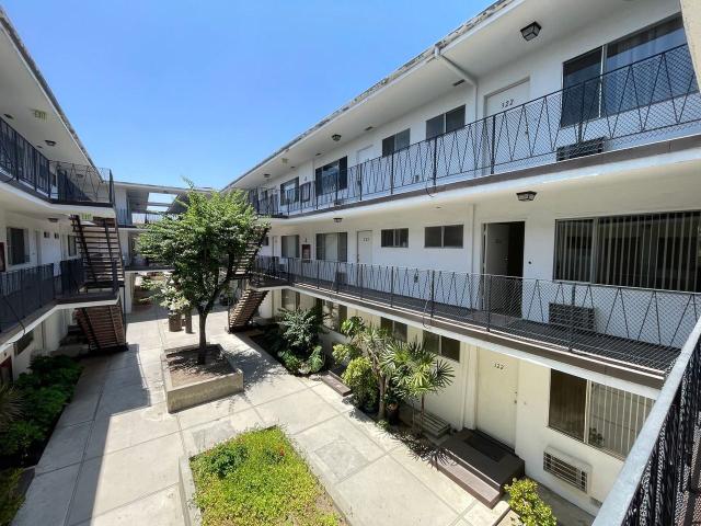 Apartment for rent in Glendale, California