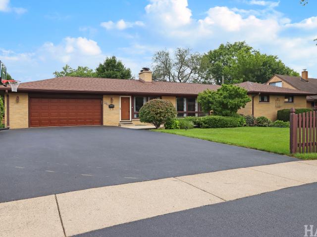 House for sale in Grayslake, Illinois