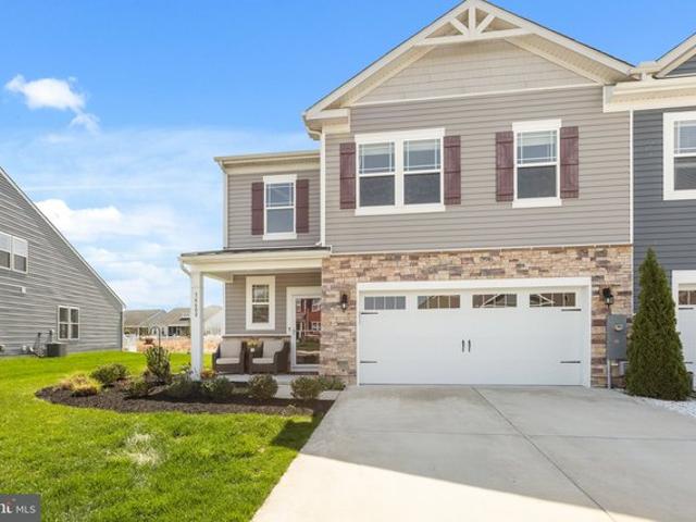Townhouse for sale in Delaware