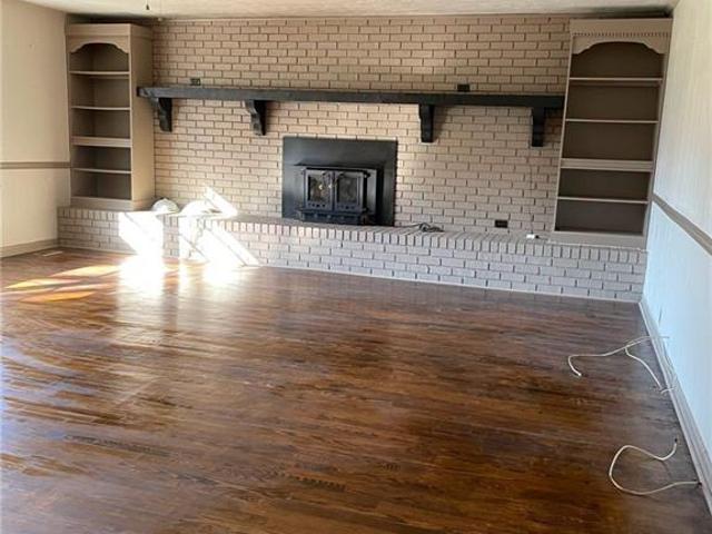 House for sale in Jarratt Crossing, Acworth