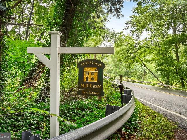 House for sale in Street
