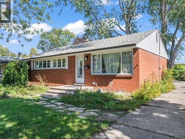 House for sale in South Windsor, Windsor