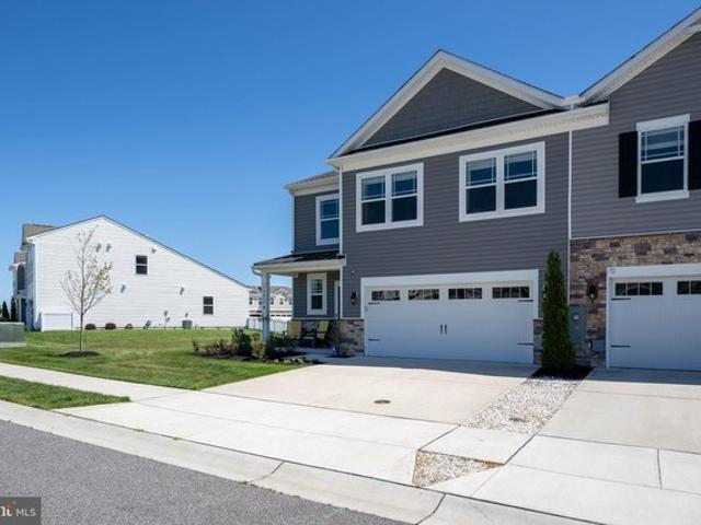 Townhouse for sale in Delaware