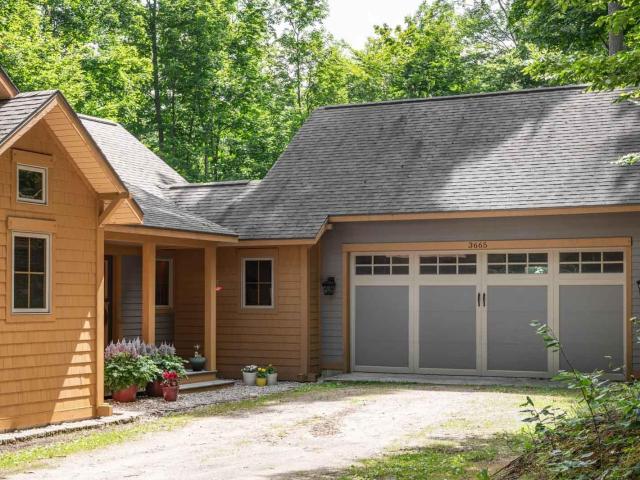 House for sale in Maple City