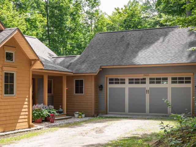 House for sale in Maple City