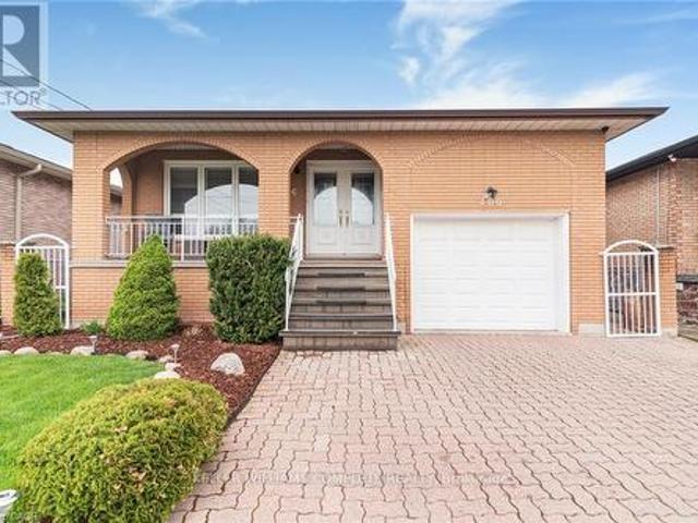 House for sale in Ancaster, Ontario