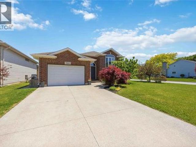 House for sale in St. Clair, Ontario