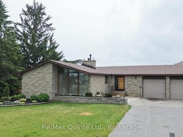 House for sale in Ontario