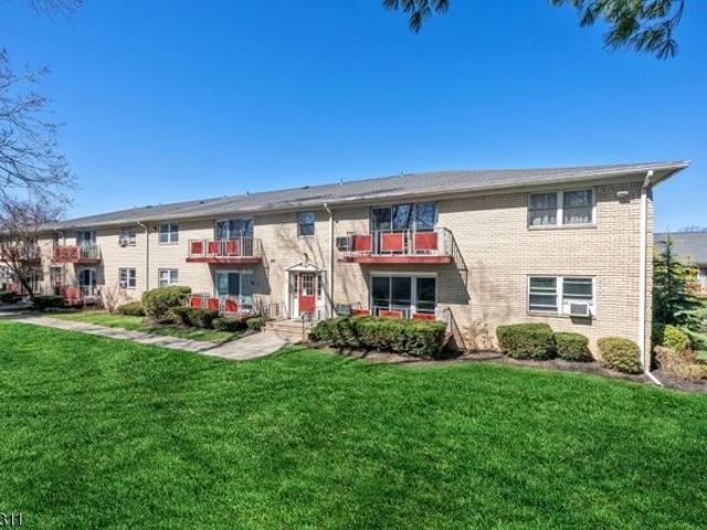 Condo for sale in Bloomfield, New Jersey